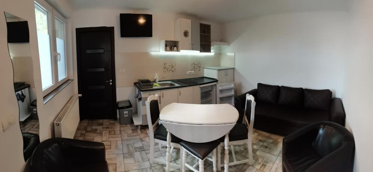 Carla'S Place Ap 2 Oradea Zewnętrze zdjęcie