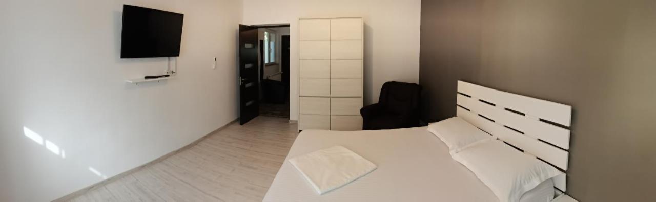 Carla'S Place Ap 2 Oradea Zewnętrze zdjęcie